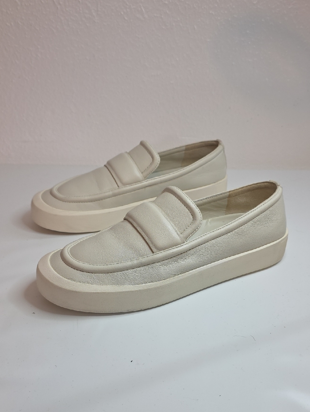 Vince Ghita White Leather Platform Slip On Loafers VGuc Comfortable Ladies 8.5